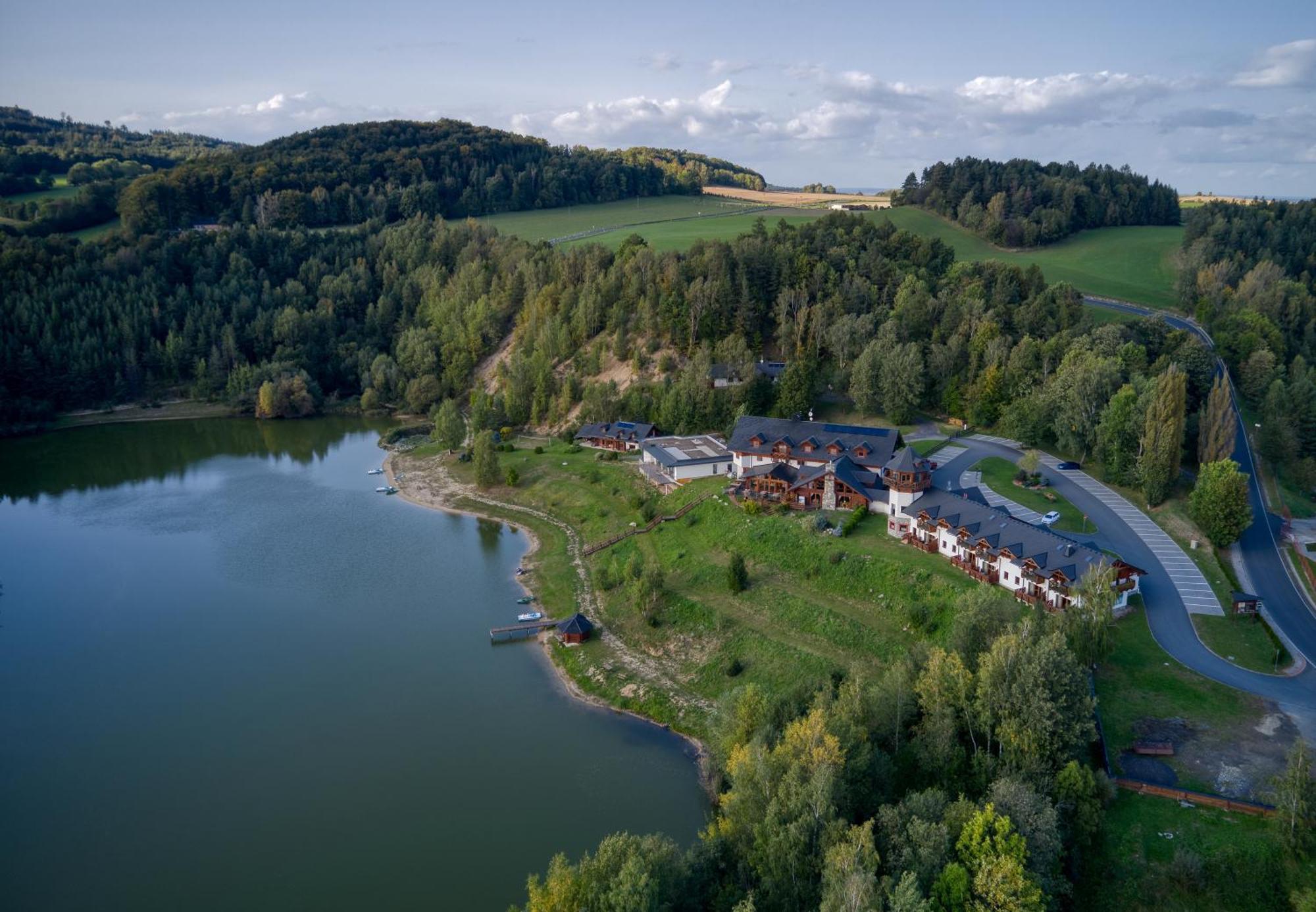 Rezidence U Jezera Hotel Jeseník Kültér fotó